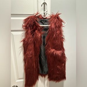 Romeo & Juliet Faux Fur Vest in Maroon